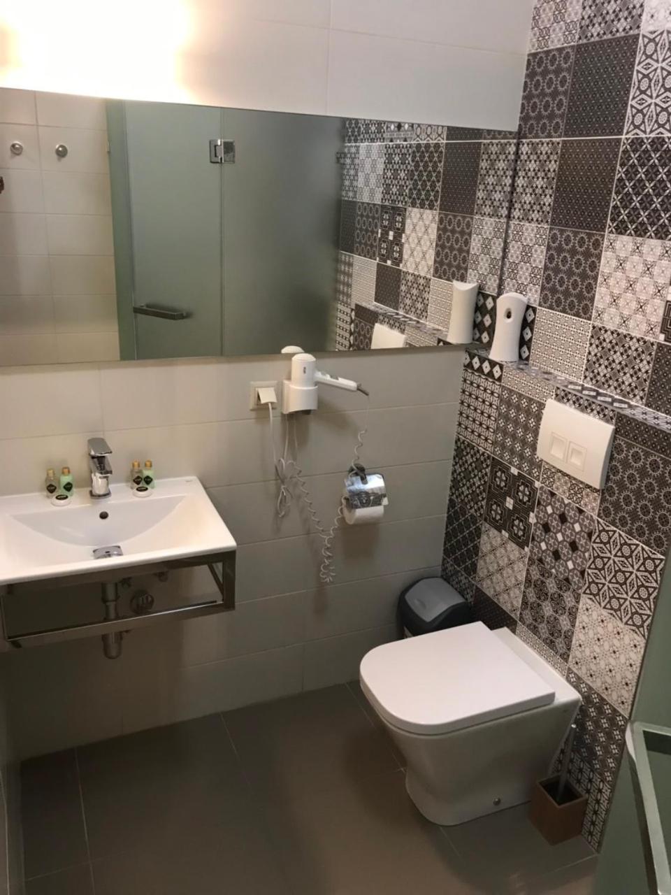 Wine Hotel Кишинев Екстериор снимка