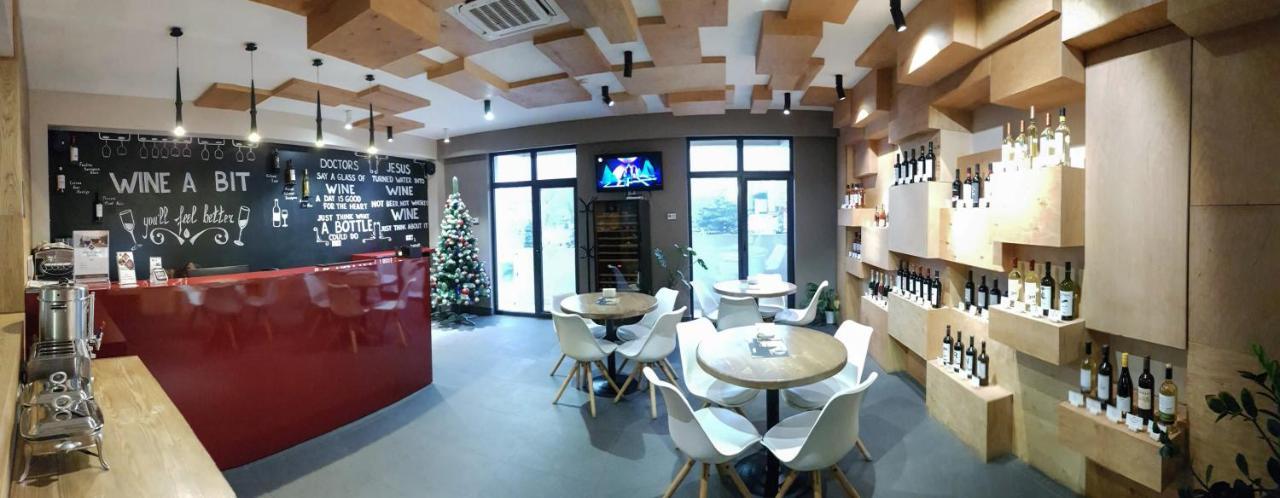 Wine Hotel Кишинев Екстериор снимка
